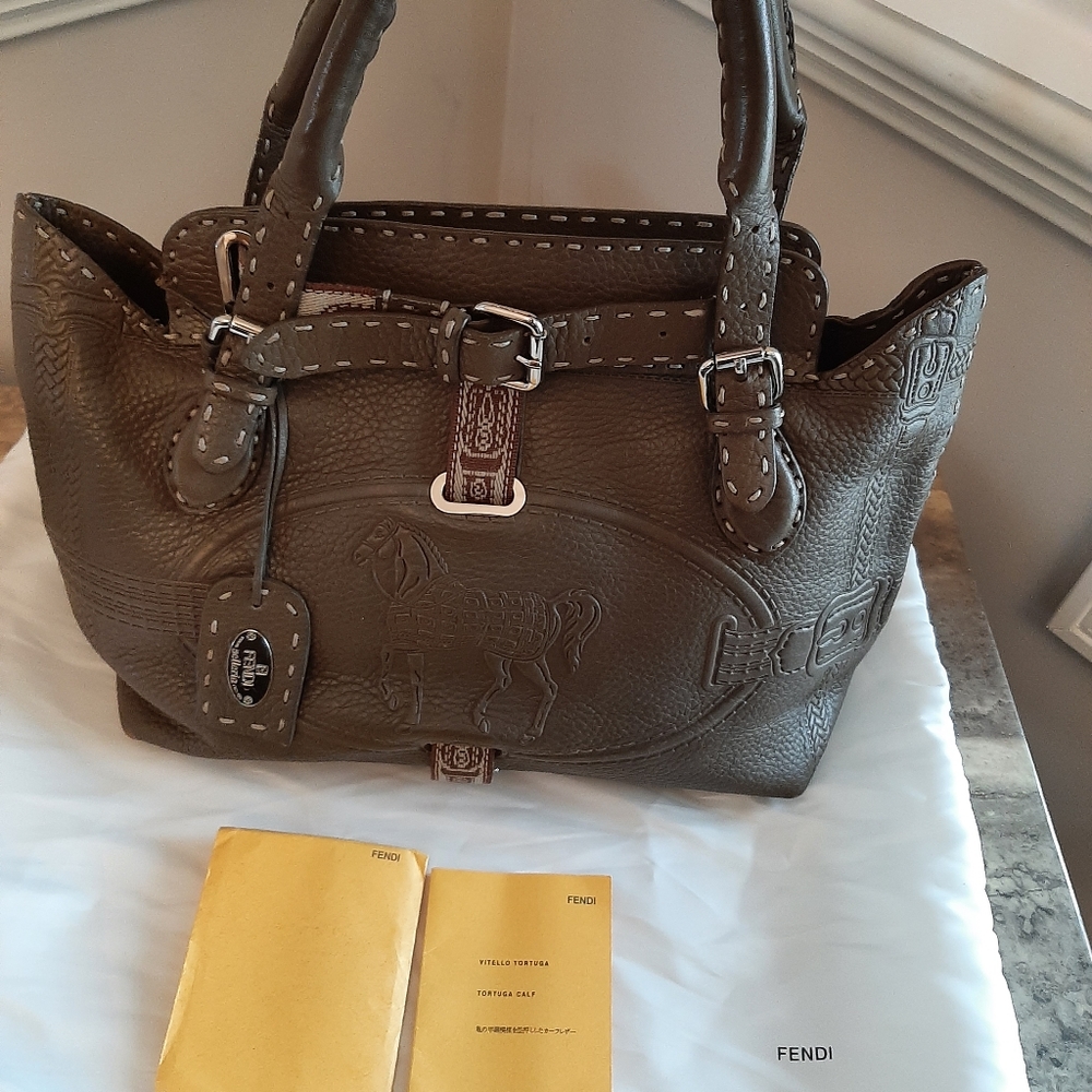 💘RARE💘 STUNNING FENDI VINTAGE SELLERIA